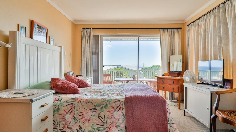 4 Bedroom Property for Sale in De Kelders Western Cape